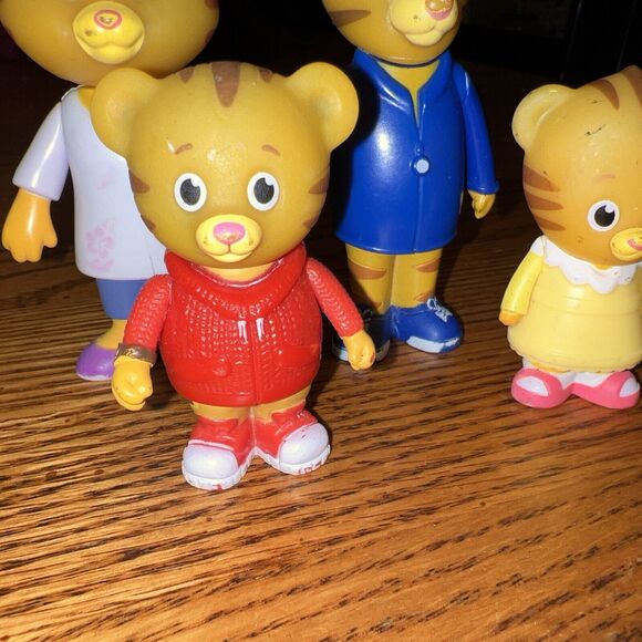 Daniel Tigers Neighborhood Family Figures (Lot of 4): Mom, Dad, Brother & Sister - Picture 2 of 6
